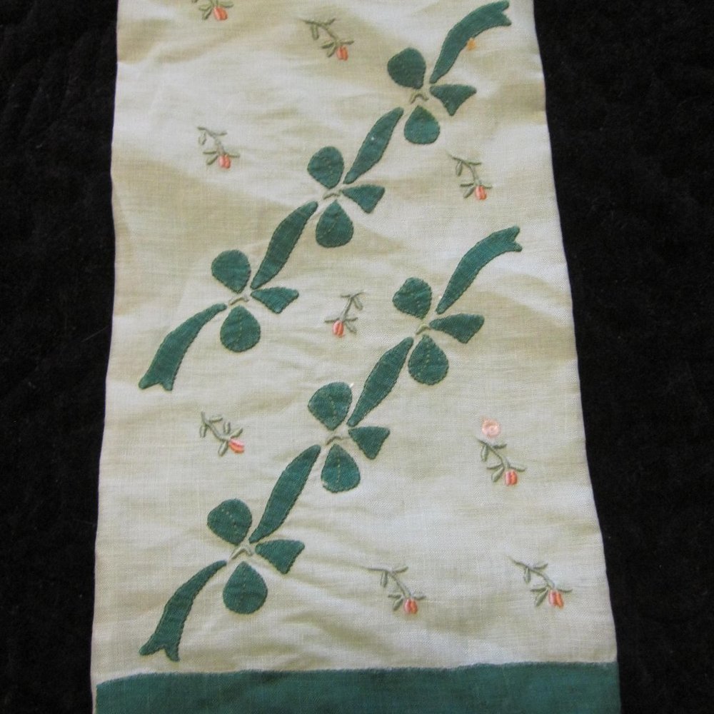 Vintage Green Applique Guest Towel
